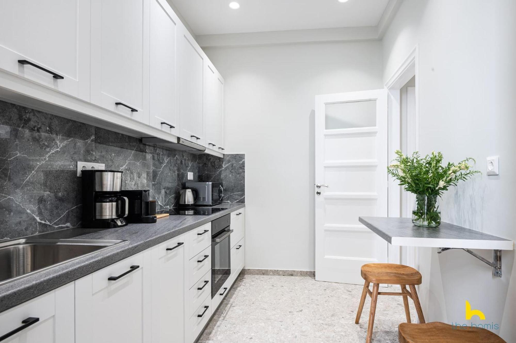 Contemporary 2-Bdr Apt Near Kalimarmaro & Alsos Park! Athens Exterior photo